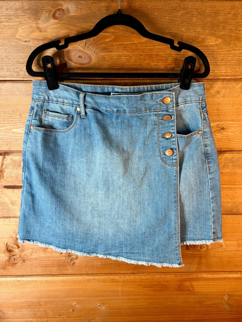 Energie Blue Denim Asymmetrical Button-Front Frayed Hem Wrap Mini Skirt Size 9